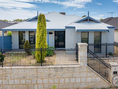 8 Salome Crescent, Lakelands WA 6180