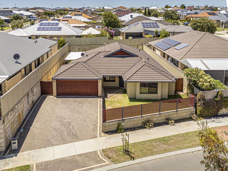11 Feakle Bend, Ridgewood