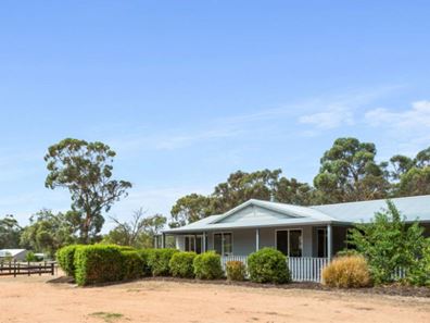 27 Valencia Lane, Bakers Hill WA 6562