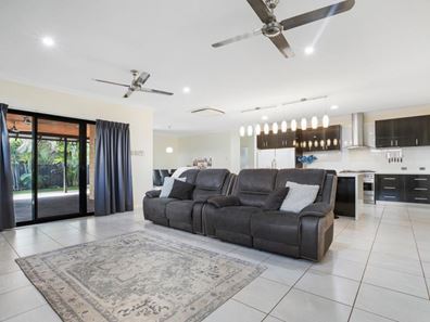 7 Stingray Street, Baynton WA 6714