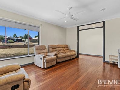 31 Orelia Avenue, Orelia WA 6167