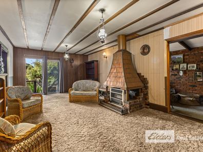 62 Venn  Street West, Collie WA 6225