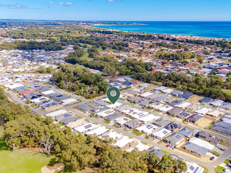 4 Newmarket Road, Meadow Springs