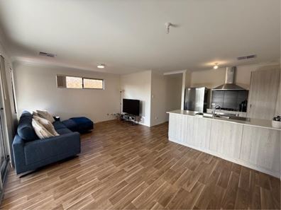 10 Cycad Retreat, Wandi WA 6167