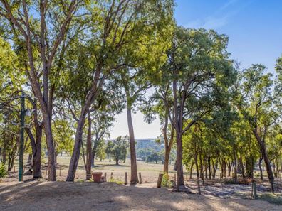 126 Breeze Road, Gidgegannup WA 6083