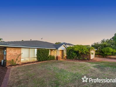 4 Goldfinch Grove, Ballajura WA 6066