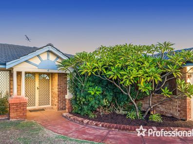 4 Goldfinch Grove, Ballajura WA 6066