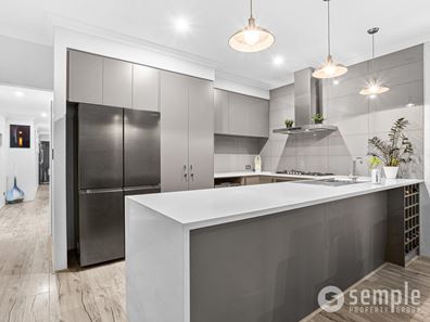 7 Amadeus Way, Success WA 6164