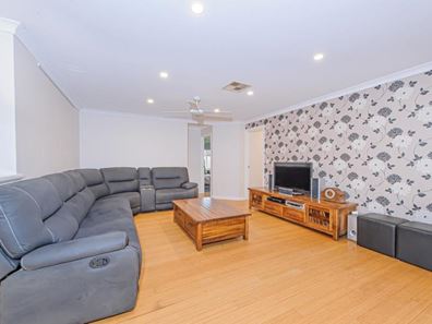 24 Diosma Way, Canning Vale WA 6155