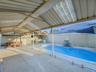 24 Diosma Way, Canning Vale WA 6155