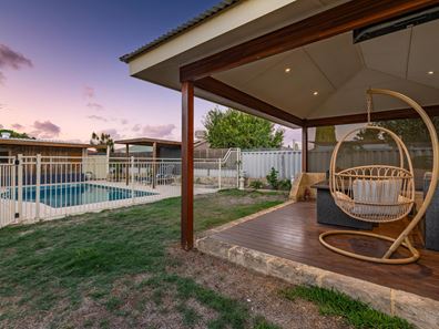 4 Catalpa Crescent, South Lake WA 6164