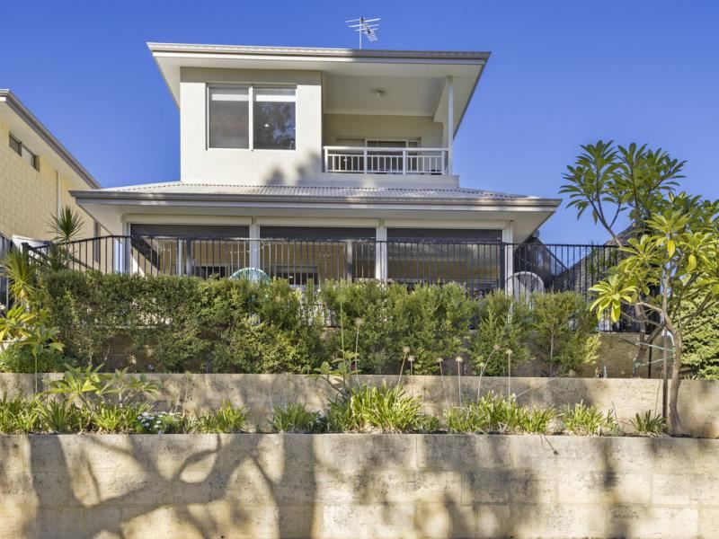 10/12 Loder Way, South Guildford WA 6055