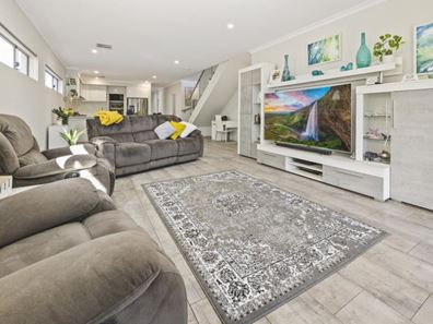 10/12 Loder Way, South Guildford WA 6055