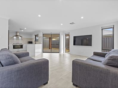 30 Maxillaria Vista, Treeby WA 6164