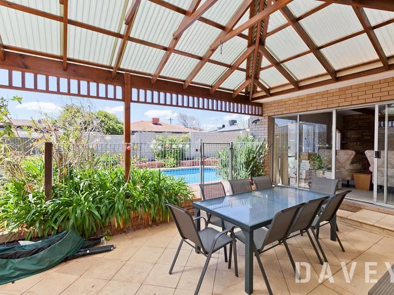 31 Hanley Place, Hillarys WA 6025