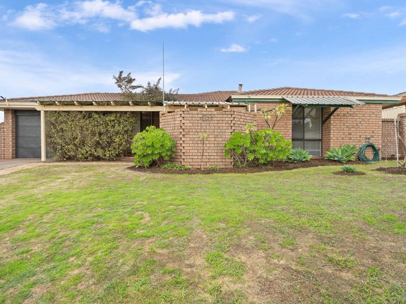 53 Christmas Avenue, Heathridge