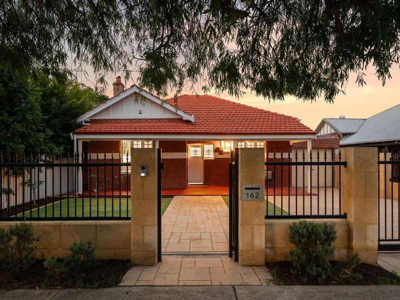 162 Ninth Avenue, Inglewood