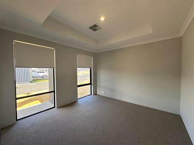 9 Elsham Close, Meadow Springs WA 6210