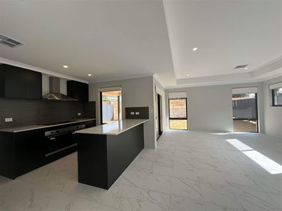 9 Elsham Close, Meadow Springs WA 6210