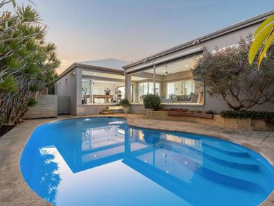 17 Cromford Way, Carine WA 6020