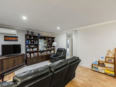 1 Jeffrey Loop, Brookdale WA 6112