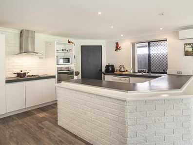 8 Petrel Cove, Geographe WA 6280