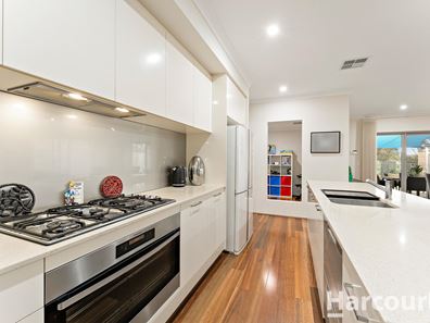 5 Grantwood Drive, Meadow Springs WA 6210