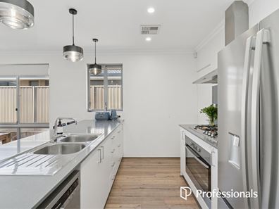 13 Canopy Circuit, Forrestfield WA 6058