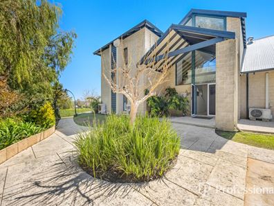 13 Lofthouse Drive, Leschenault WA 6233