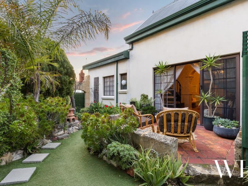 9 Stirling Street, Fremantle WA 6160