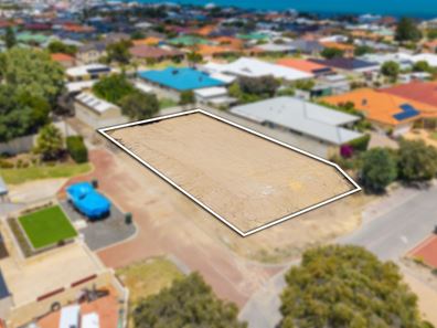 52 Paradise Circuit, Halls Head WA 6210