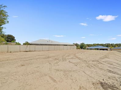52 Paradise Circuit, Halls Head WA 6210