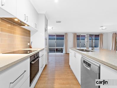 18 Caroline Crescent, Bertram WA 6167