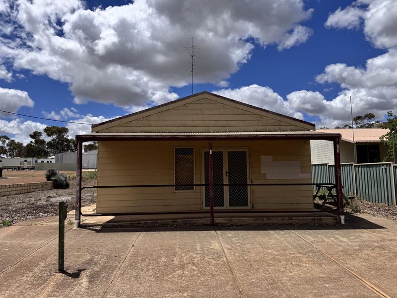 16 Railway Street, Calingiri
