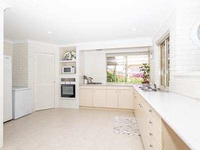 4 Curlew Place, Jurien Bay WA 6516