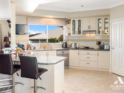 16 Shorts Place, Mira Mar WA 6330