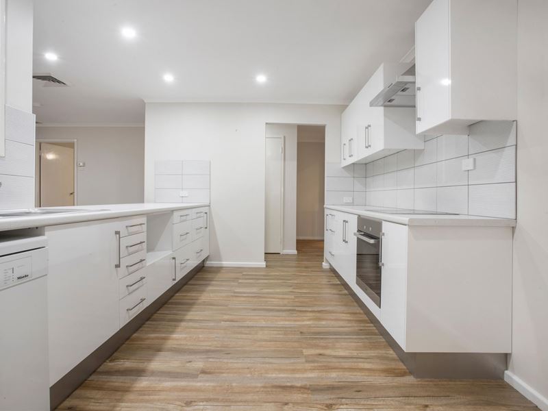 12 Bateman Court, Millars Well