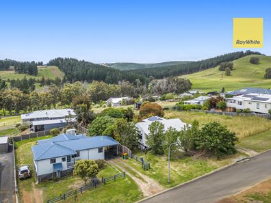 15 Hitchcock Drive, Nannup WA 6275