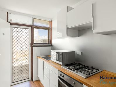 6/3 Wanliss Street, Rockingham WA 6168