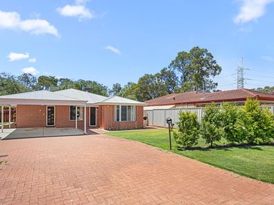 10 Shadwell Court, Caversham WA 6055