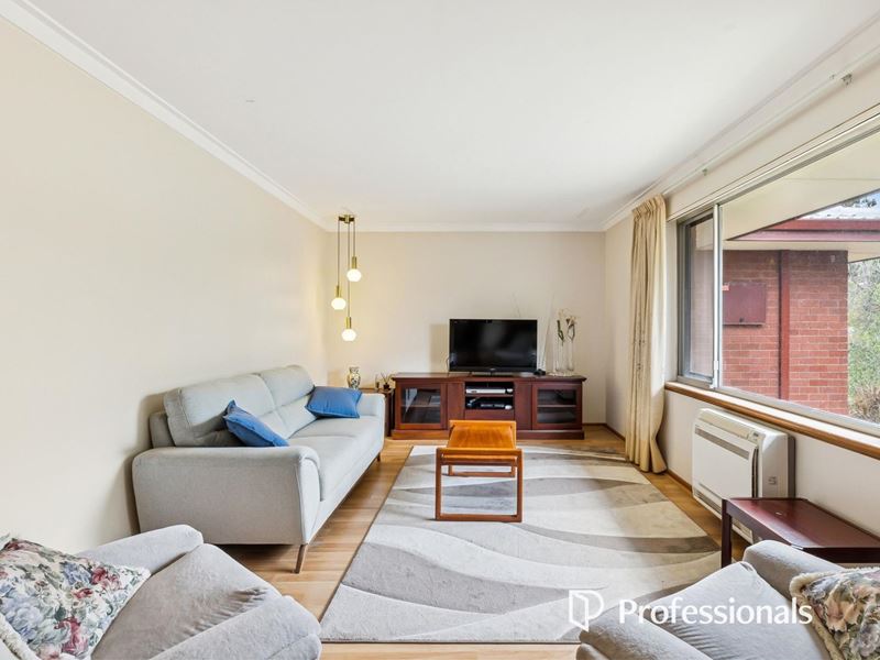 8 Glyde Road, Lesmurdie WA 6076