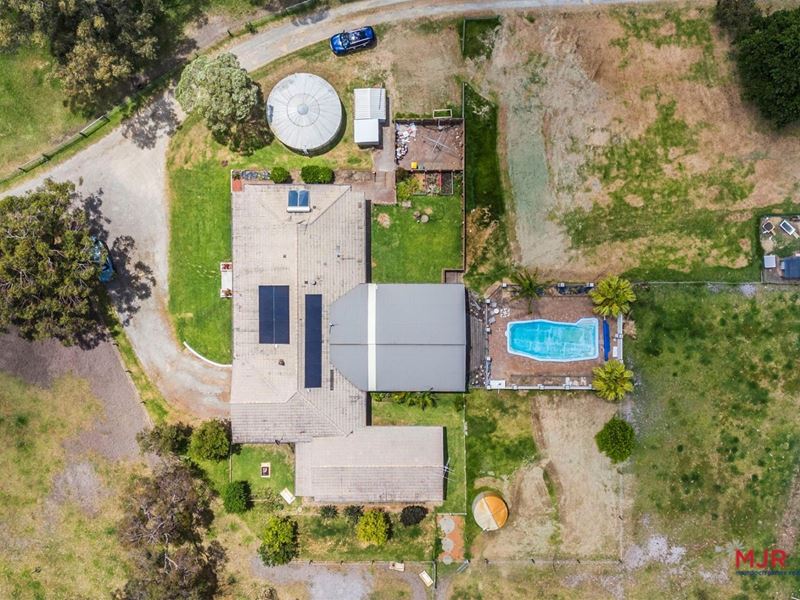 256 Hopkinson Road, Darling Downs WA 6122