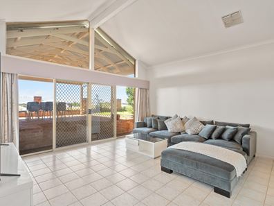 37 Tindals Crescent, Hannans WA 6430