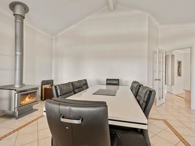 37 Tindals Crescent, Hannans WA 6430