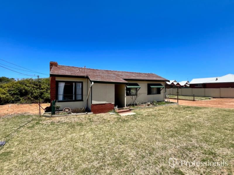 6 Whitfield Place, Beachlands WA 6530