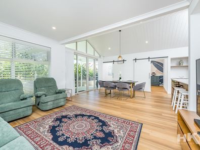 32 Entwistle Way, Aveley WA 6069