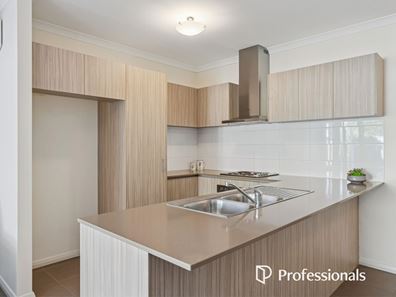 15C Sussex Road, Forrestfield WA 6058