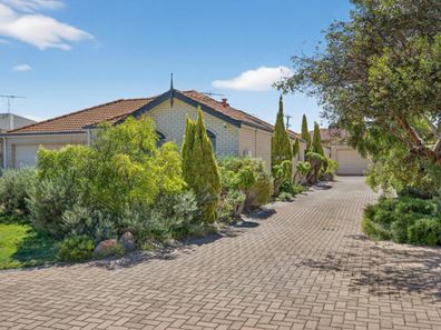 2/13 Santarosa Way, Stirling WA 6021