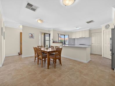2/13 Santarosa Way, Stirling WA 6021