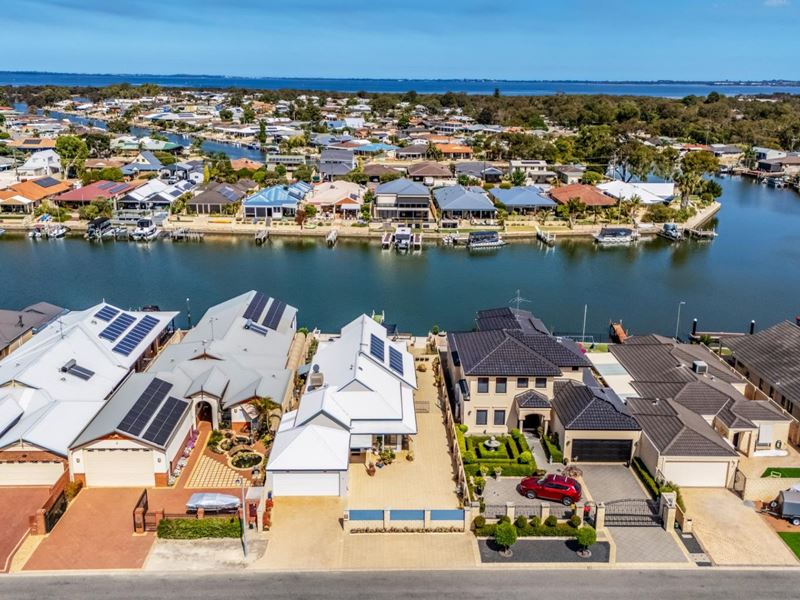 16 Murray Waters Boulevard, South Yunderup WA 6208